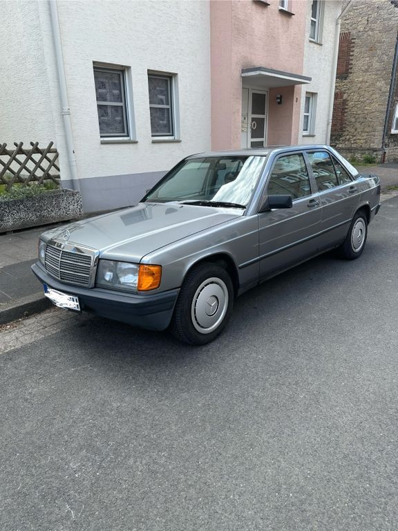 Mercedes-Benz 190 210.000 km 4.661 € Lage 32791