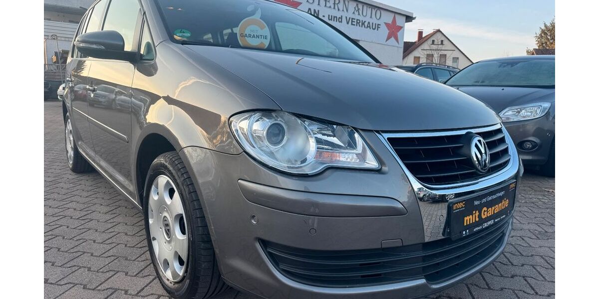 VW Touran 114.000 km 6.499 &euro; Löhne 32584