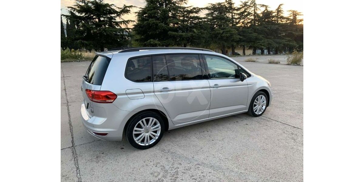 VW Touran 82.000 km 12.500 &euro; Melle 49324