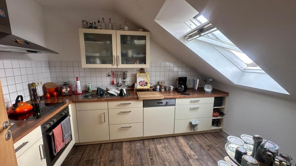 Dachgeschoßwohnung Halle - 2 Zimmer, 61 m&sup2;, 321&euro; | Angebot:26416906