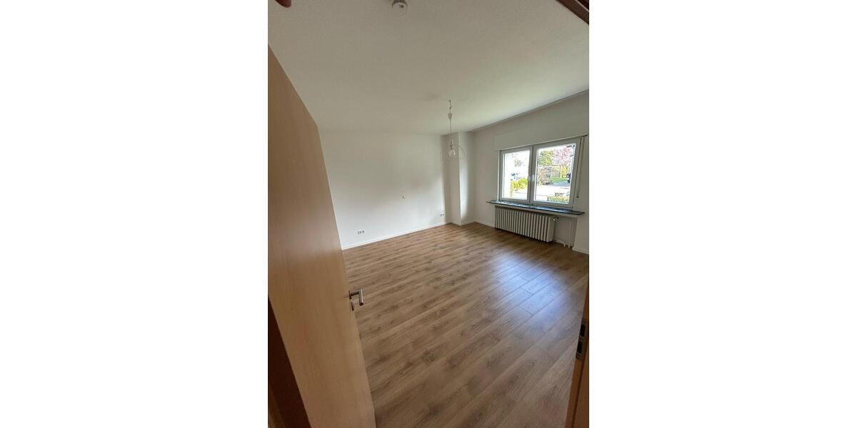 Attraktive 2,5-Zimmer-Wohnung mit großer überdachter Terrasse und 2 zimmer