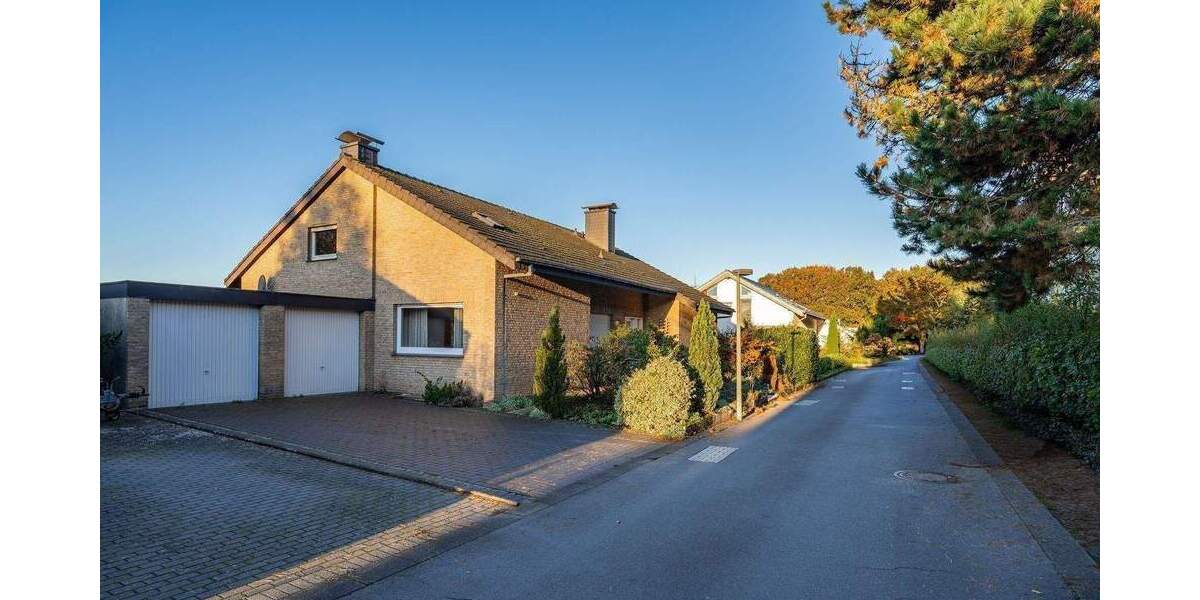 Einfamilienhaus Steinhagen Amshausen - 7 Zimmer, 281 m&sup2;, 419.000&euro; | Angebot:25680048