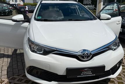 Toyota Auris 139.298 km 8.950 &euro; Löhne 32584