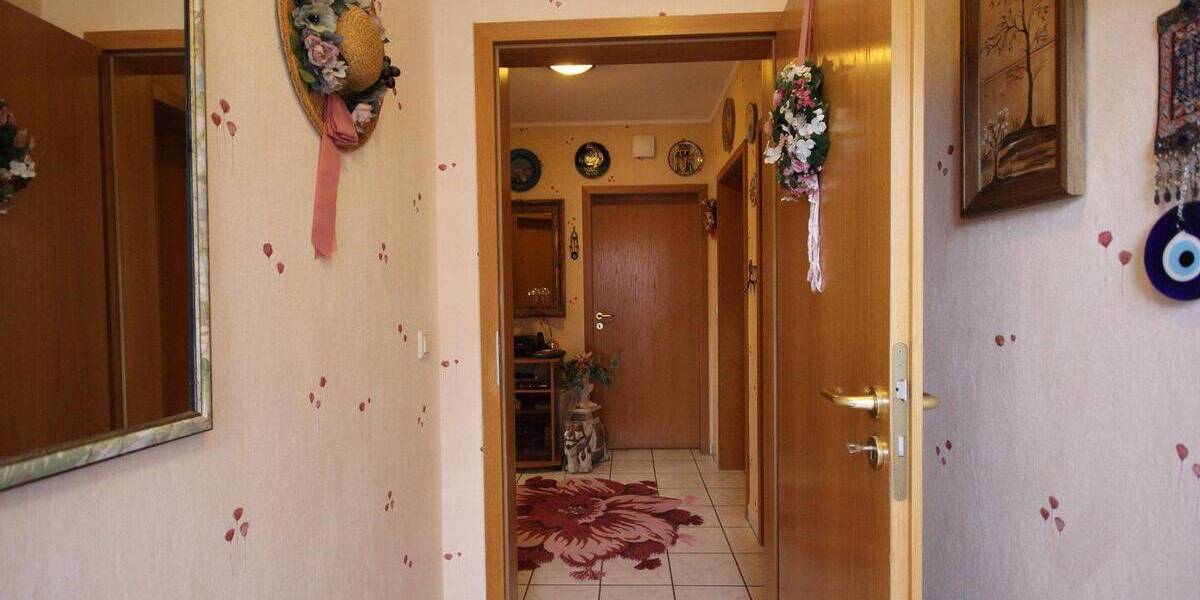 Gepflegte Doppelhaushälfte mit zwei Wohneinheiten 5 zimmer