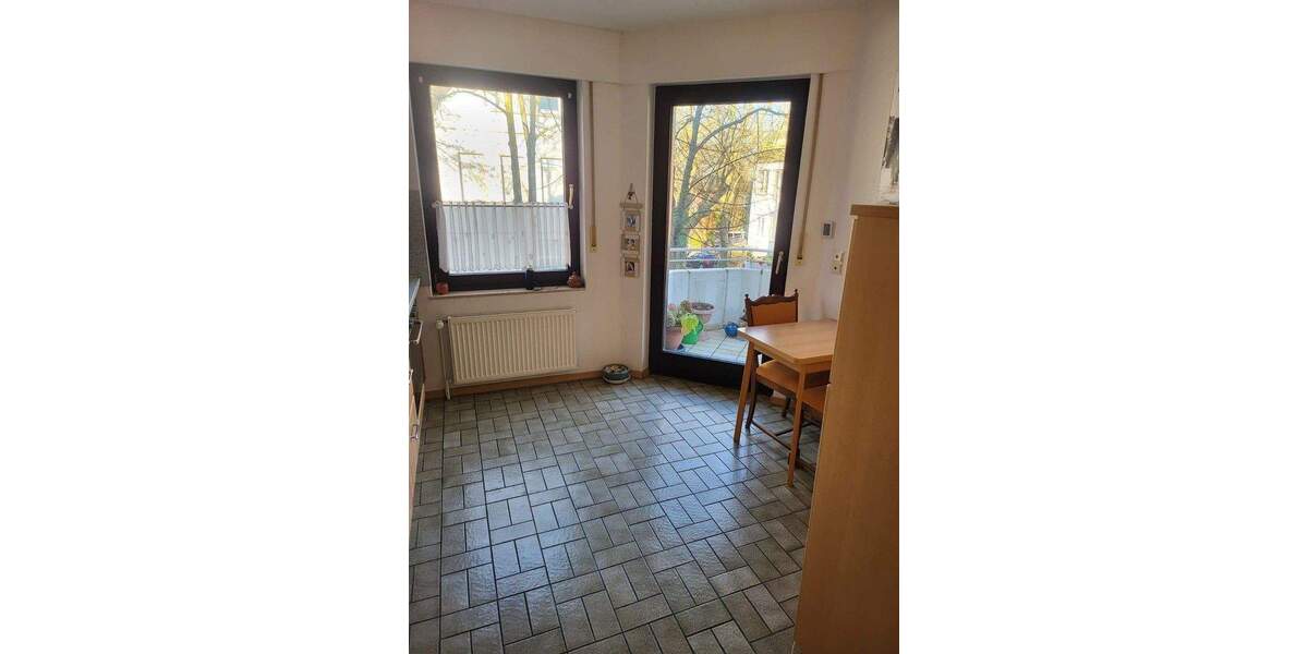 Provisionsfrei, Attraktive 2-Zimmer-Wohnung mit drei Balkonen und TG in der Innenstadt 2 zimmer