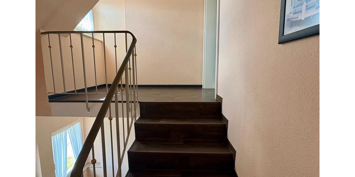 Dachgeschoßwohnung Bad Salzuflen - 4 Zimmer, 85 m&sup2;, 810&euro; | Angebot:26680356