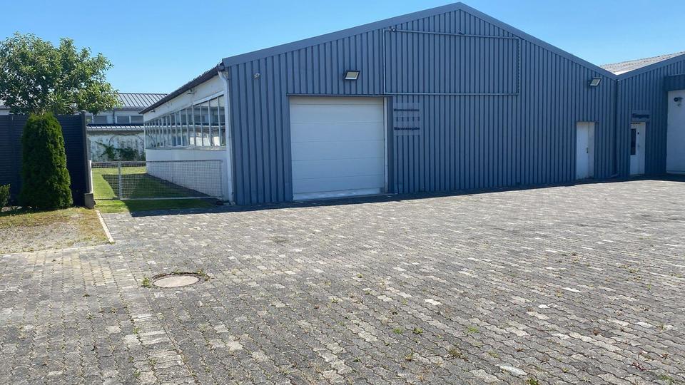 Freistehende Lagerhalle mit Büroräumen zimmer