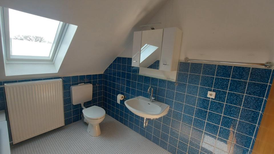 Dachgeschoßwohnung Gütersloh Kattenstroth - 2.5 Zimmer, 70 m&sup2;, 560&euro; | Angebot:26123590