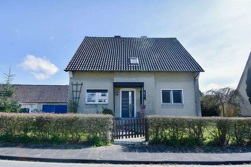 Haus zum Kaufen in Halle (Westfalen) 165.000 € 125 m²