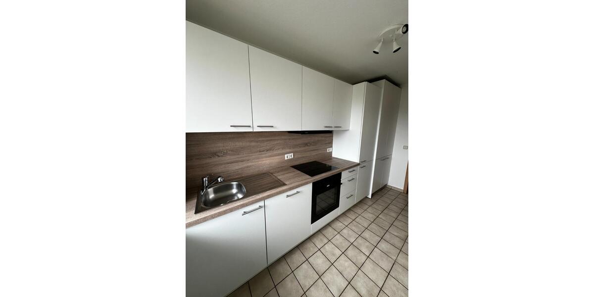 Erdgeschoßwohnung Halle - 2 Zimmer, 60 m&sup2;, 600&euro; | Angebot:25374955