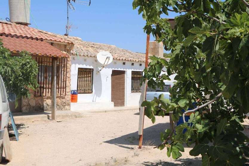 Haus zum Kaufen in Yecla 179.995 € 300 m²