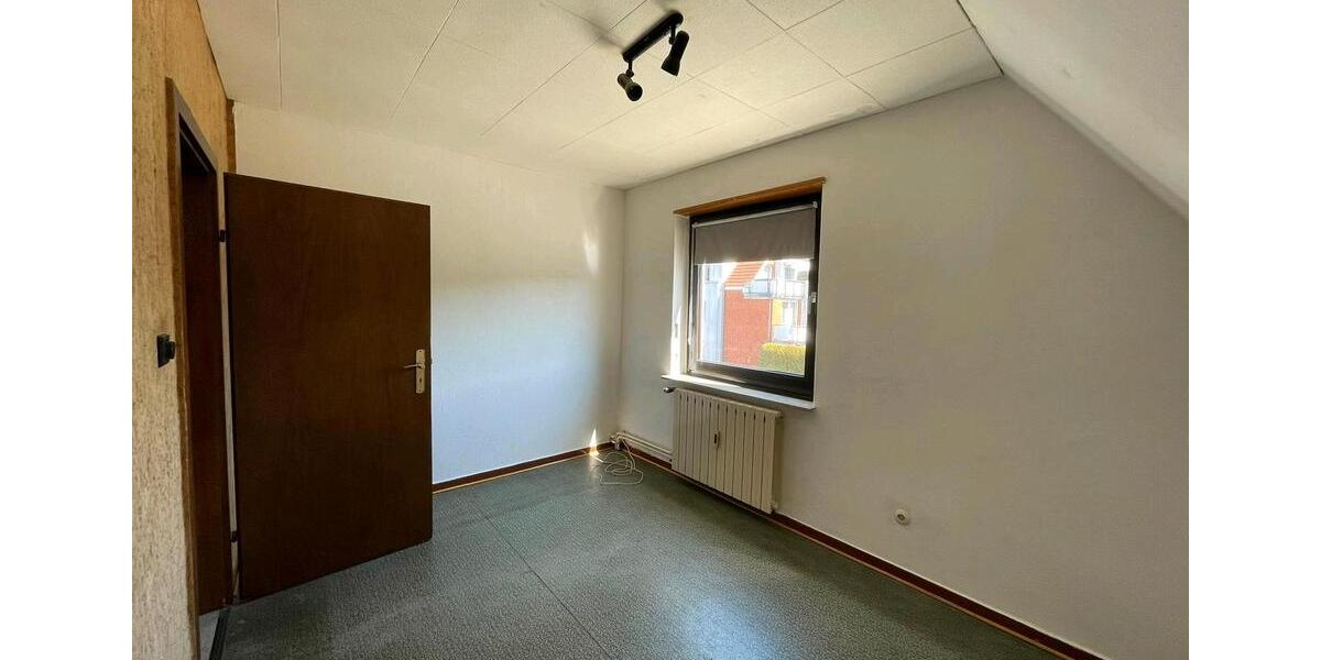 Dachgeschoßwohnung Hiddenhausen - 3 Zimmer, 70 m&sup2;, 143.000&euro; | Angebot:26407367