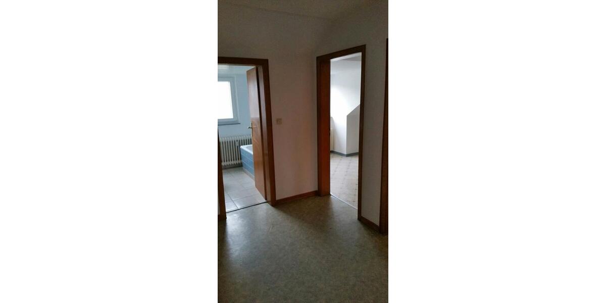 Dachgeschoßwohnung Detmold Hiddesen - 2 Zimmer, 60 m&sup2;, 470&euro; | Angebot:26536534