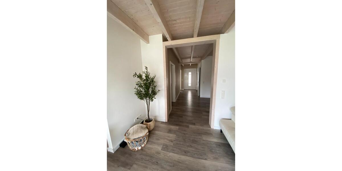 Doppelhaushälfte Lage - 5 Zimmer, 111 m&sup2;, 1.650&euro; | Angebot:26401134