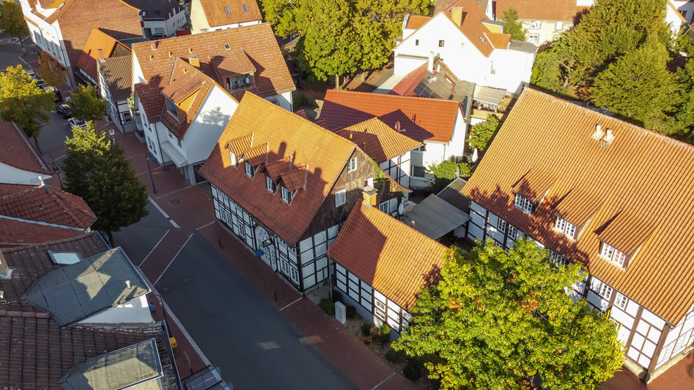 Top-Investment in Citylage – MFH mit Gewerbe in Massivbauweise mit attraktiver Fachwerkverblendung zimmer