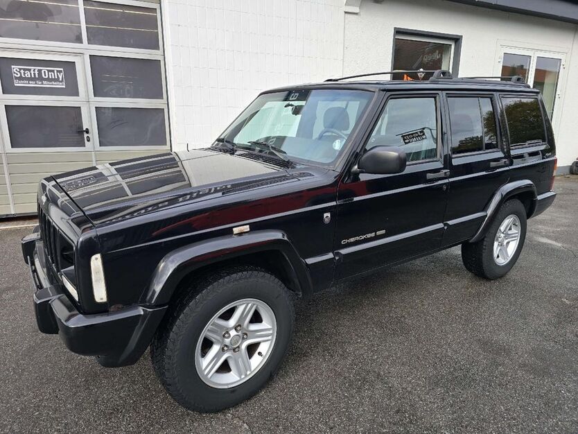 Jeep Cherokee 198.000 km 10.900 € Bielefeld 33649