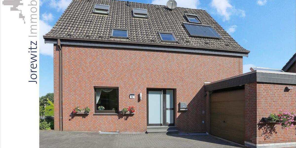 Jöllenbeck: 2 bereits in Wohnungseigentum aufgeteilte Einfamilienhäuser mit 4 Garagen & 6 Stellplätzen 9 zimmer