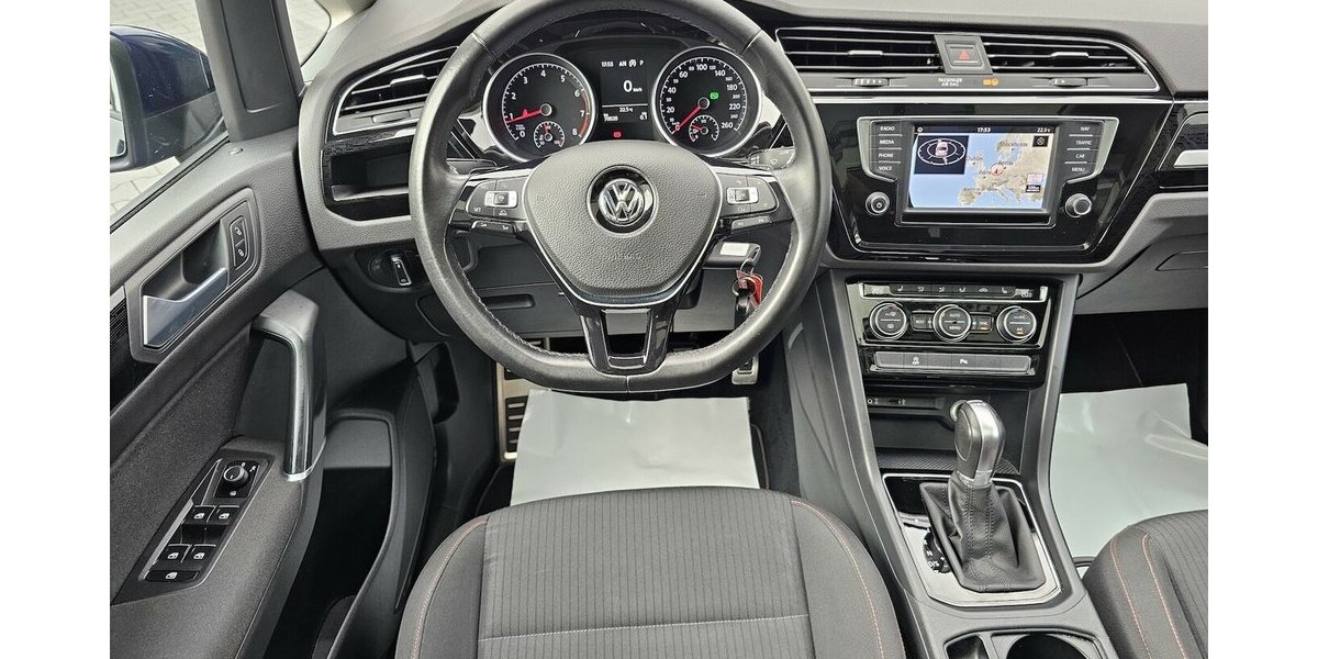 VW Touran 1.4 TSI SOUND NAVI PANO LED AHK 69.950 km 21.490 &euro; Löhne 32584
