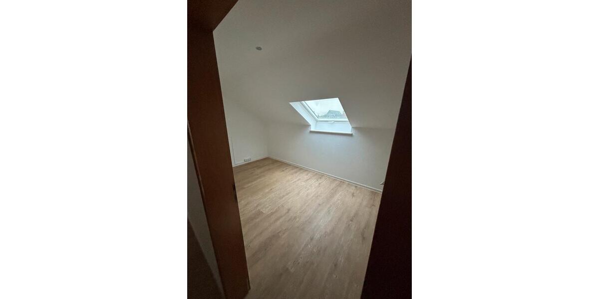 Dachgeschoßwohnung Versmold - 2.5 Zimmer, 48 m&sup2;, 554&euro; | Angebot:25782630