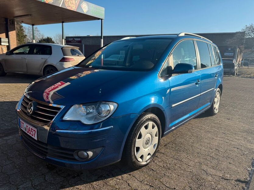 VW Touran 177.942 km 4.250 € Versmold 33775