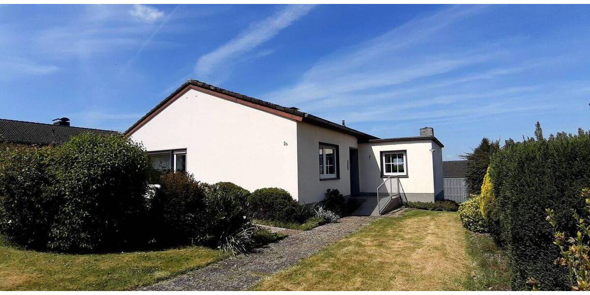 Ärmel hochkrempeln und loslegen! Sanierungsbedürftiger Bungalow in ruh. Lage Jöllenbeck auf Erbpachtgrundstück mit günstigem Erbbauzins zu verkaufen! 5 zimmer