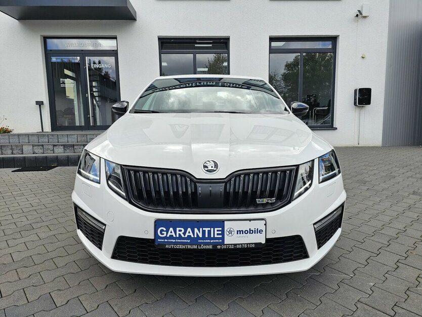 Skoda Octavia 2.0 TDI RS SPORTPAKET LEDER NAVI LED 118.200 km 21.490 € Löhne 32584