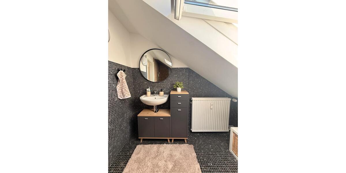 Dachgeschoßwohnung Detmold Hakedahl - 3 Zimmer, 80 m&sup2;, 790&euro; | Angebot:26415647