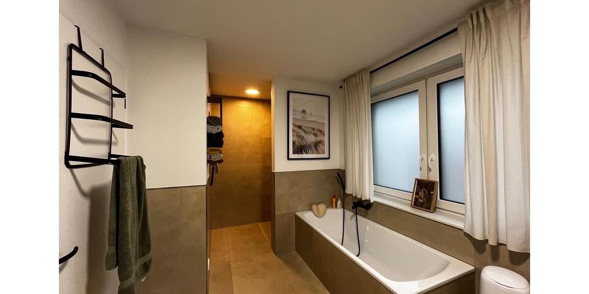 Etagenwohnung Lage - 4 Zimmer, 107 m&sup2;, 1.150&euro; | Angebot:26399132