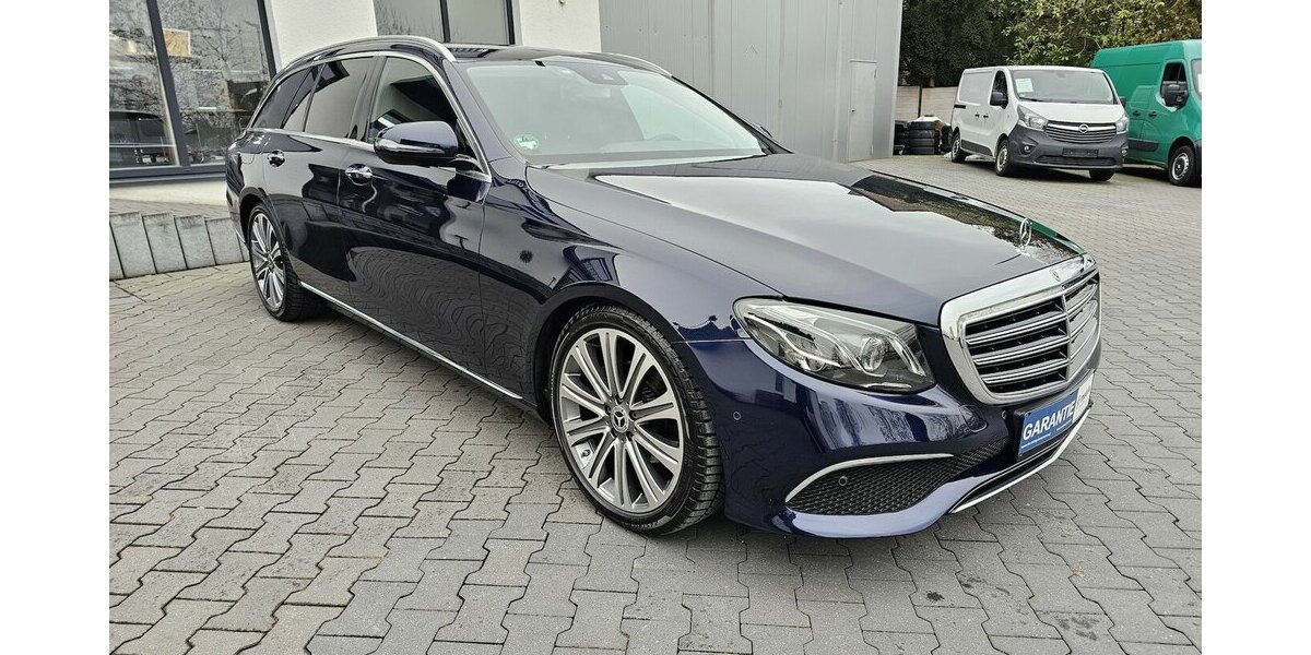 Mercedes-Benz E 220 d T LEDER NAVI LED KAMERA el.Heckklappe 207.800 km 17.790 &euro; Löhne 32584