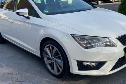 Seat Leon 145.000 km 9.100 &euro; Schloss Holte-Stukenbrock 33758