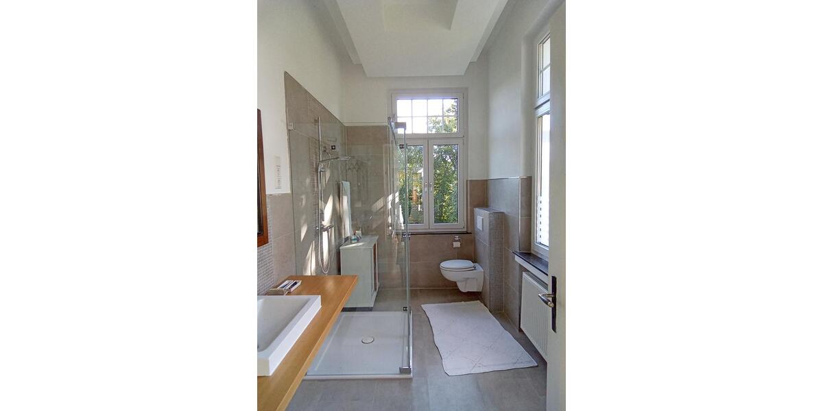 Hochparterre Detmold Hiddesen - 4 Zimmer, 150 m&sup2;, 370.000&euro; | Angebot:27146045