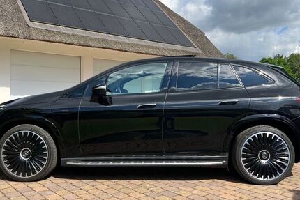Mercedes EQE SUV