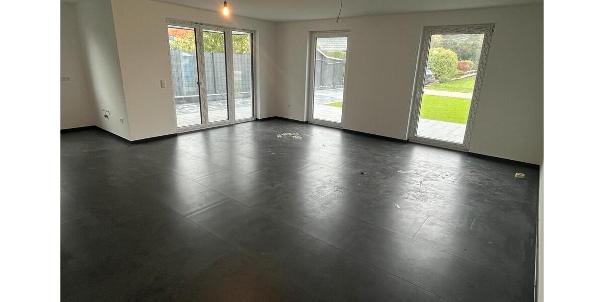 DHH Erstbezug nach Neubau 5 zimmer