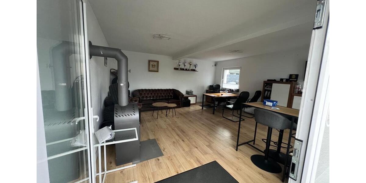 Autoplatz, Büro mit Stellplätze in BI-Senne zu Vermieten !! zimmer