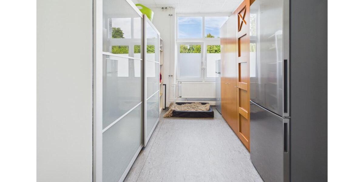 Repräsentative Gewerbeeinheit: Hallen- & Bürofläche in Oerlinghausen zimmer