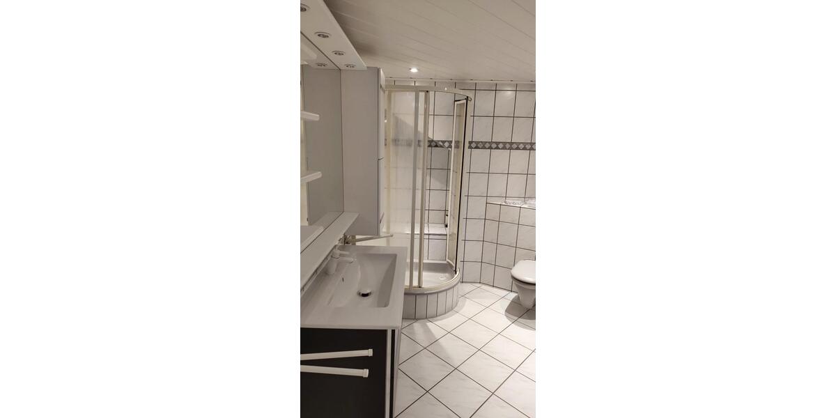 Dachgeschoßwohnung Schloß Holte-Stukenbrock Stukenbrock - 2 Zimmer, 69 m&sup2;, 485&euro; | Angebot:25637289