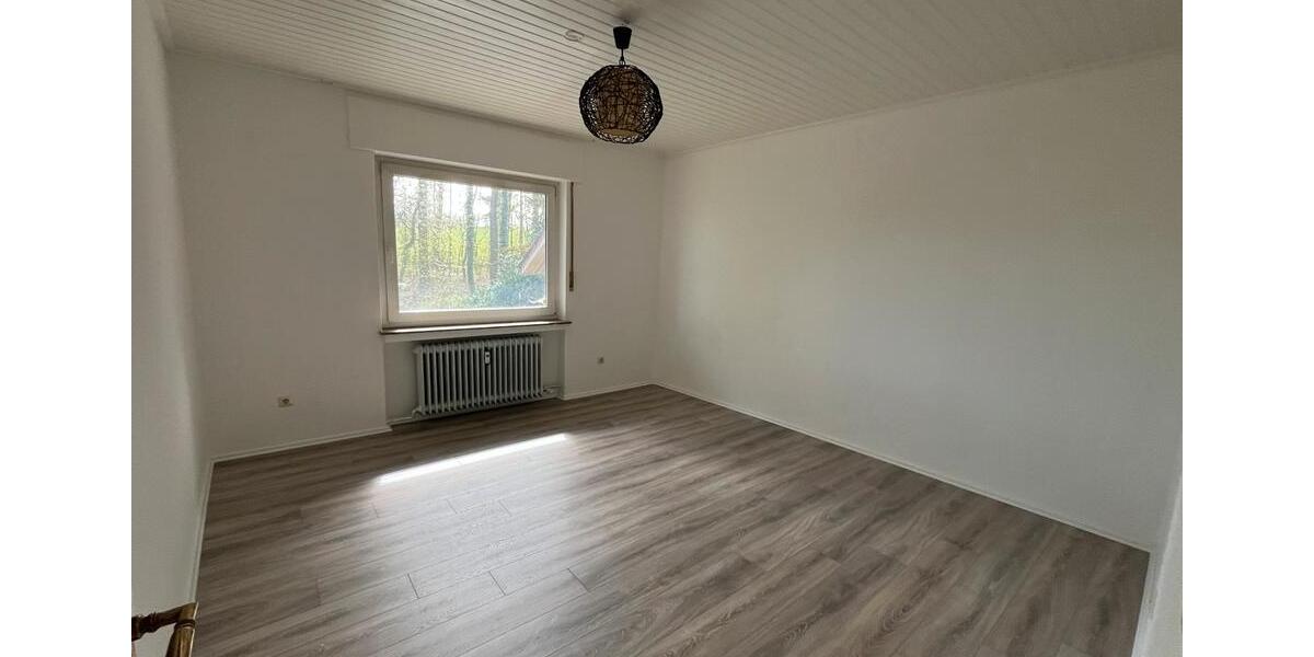 Etagenwohnung Oerlinghausen - 4 Zimmer, 140 m&sup2;, 1.380&euro; | Angebot:25887306