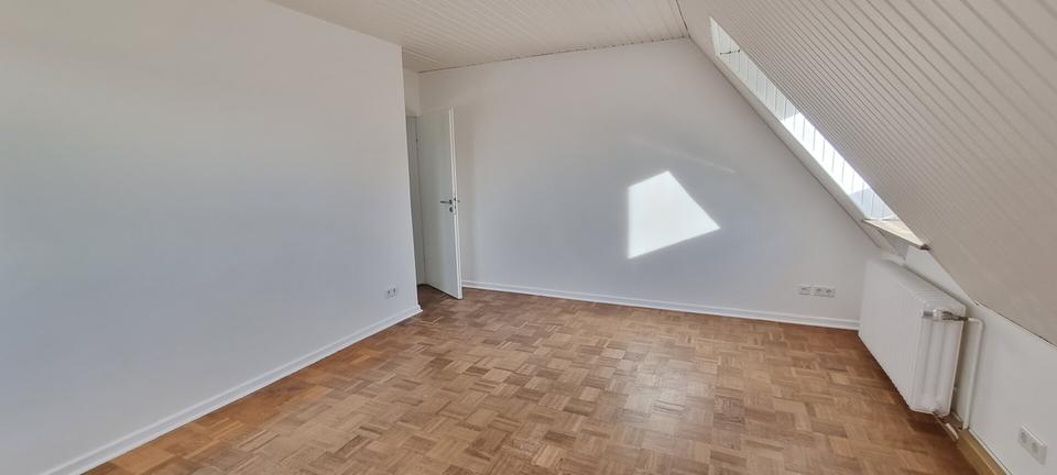 Dachgeschoßwohnung Bielefeld Brackwede - 3 Zimmer, 75 m&sup2;, 600&euro; | Angebot:26337245