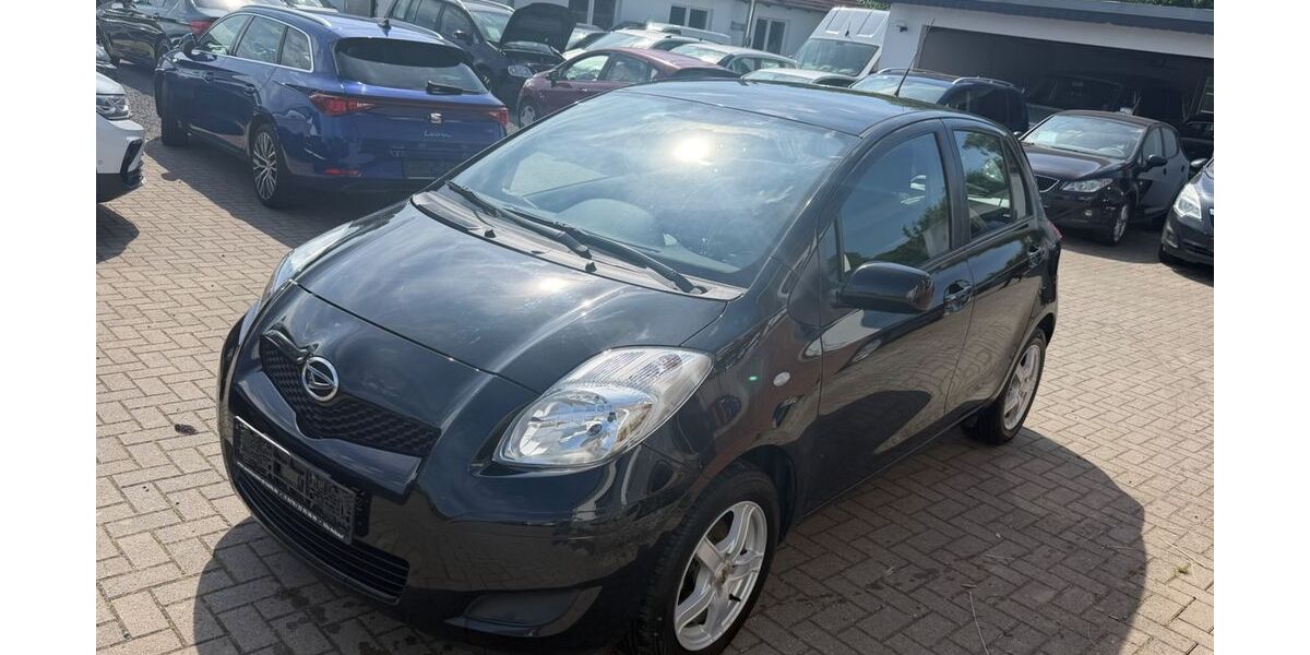 Toyota Yaris 107.000 km 3.600 &euro; Löhne Mennighüffen 32584