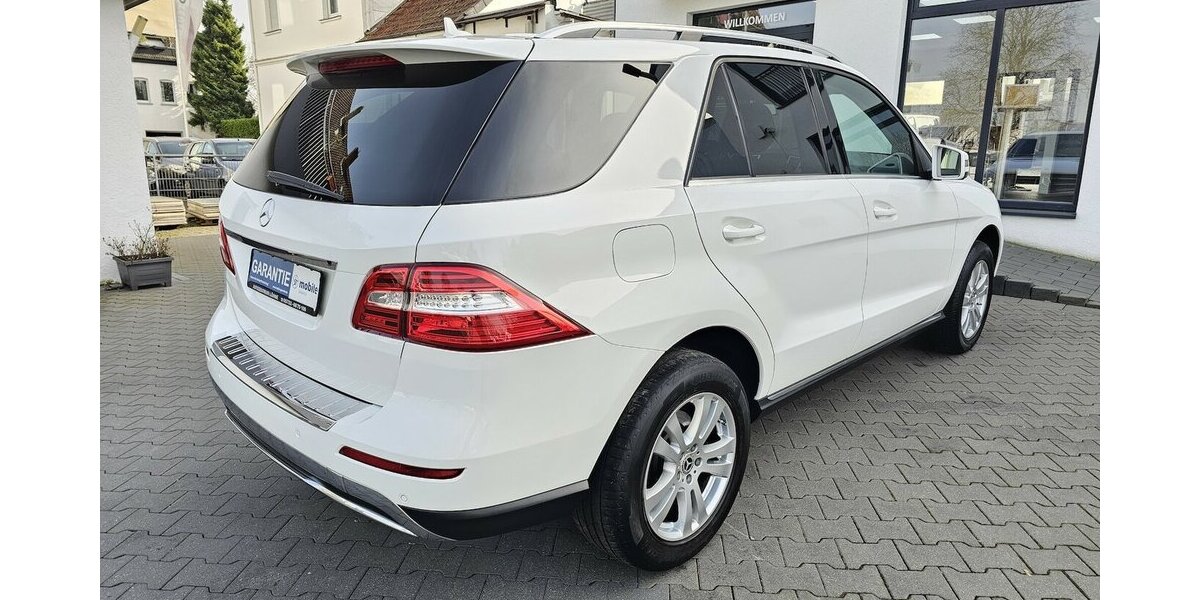 Mercedes-Benz ML 250 CDI 4Matic LEDER NAVI RFK AHK AUS 2.HAND 167.800 km 21.990 &euro; Löhne 32584