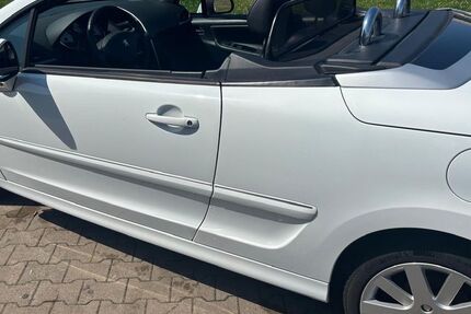 Peugeot 207 92.500 km 5.900 &euro; Detmold 32756