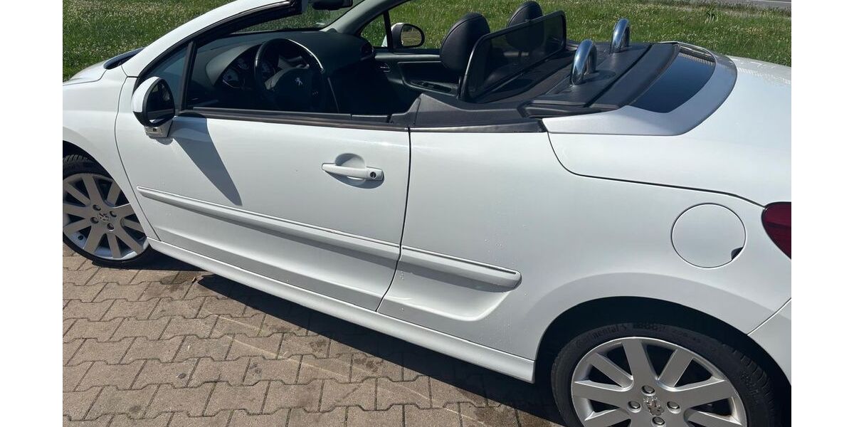 Peugeot 207 92.500 km 5.900 &euro; Detmold 32756