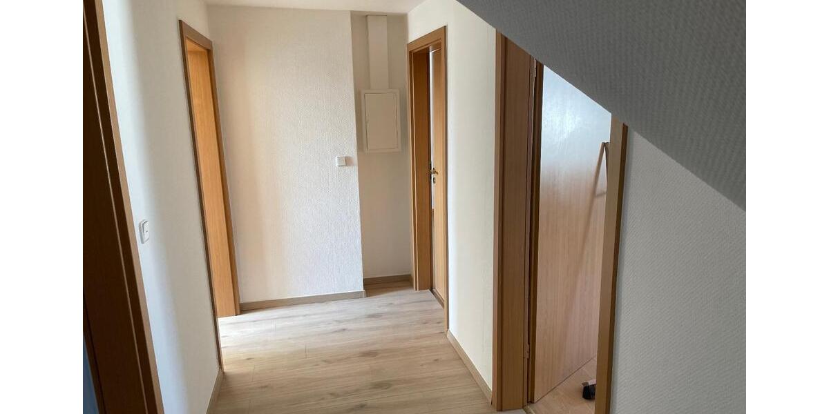 Dachgeschoßwohnung Bielefeld Heepen - 1 Zimmer, 50 m&sup2;, 300&euro; | Angebot:25784128