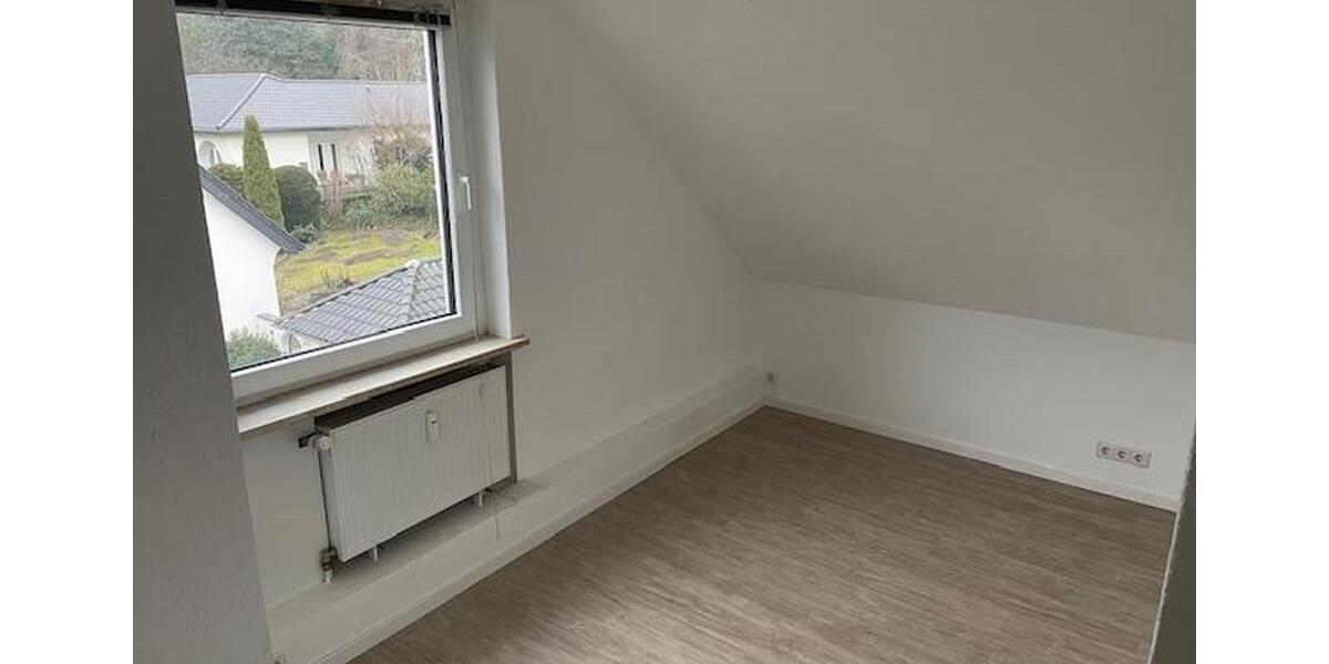 Dachgeschoßwohnung Detmold Hiddesen - 3 Zimmer, 71 m&sup2;, 570&euro; | Angebot:26312558