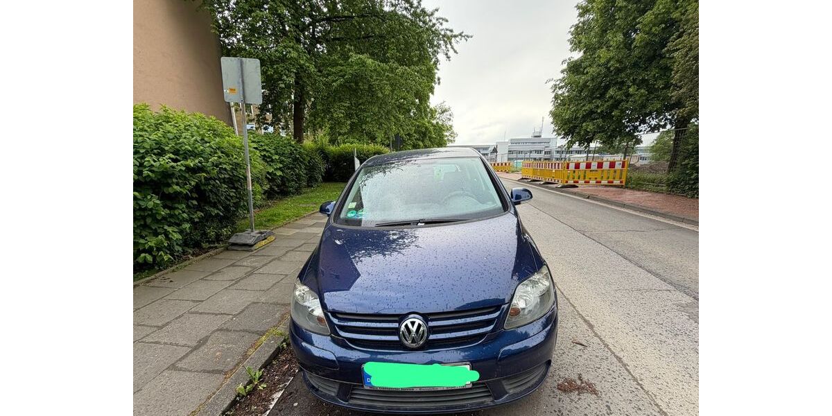 VW Golf Plus 195.900 km 3.300 &euro; Löhne 32584