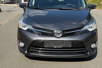 Toyota Verso 147.000 km 9.000 &euro; Herford 32051