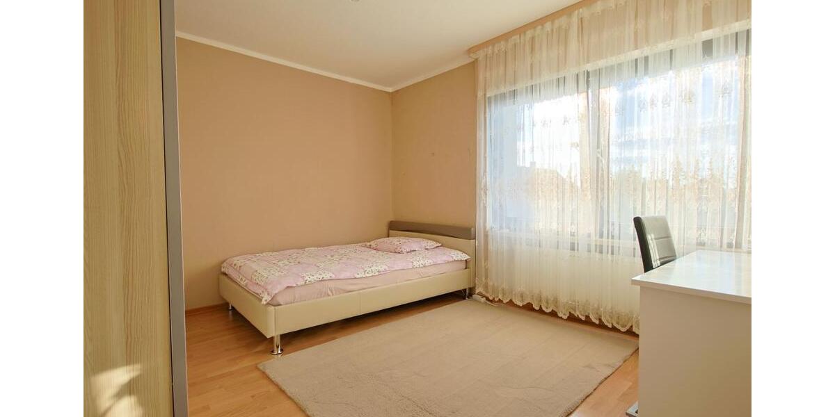 Etagenwohnung Bad Oeynhausen - 3.5 Zimmer, 108 m&sup2;, 1.000&euro; | Angebot:25720005