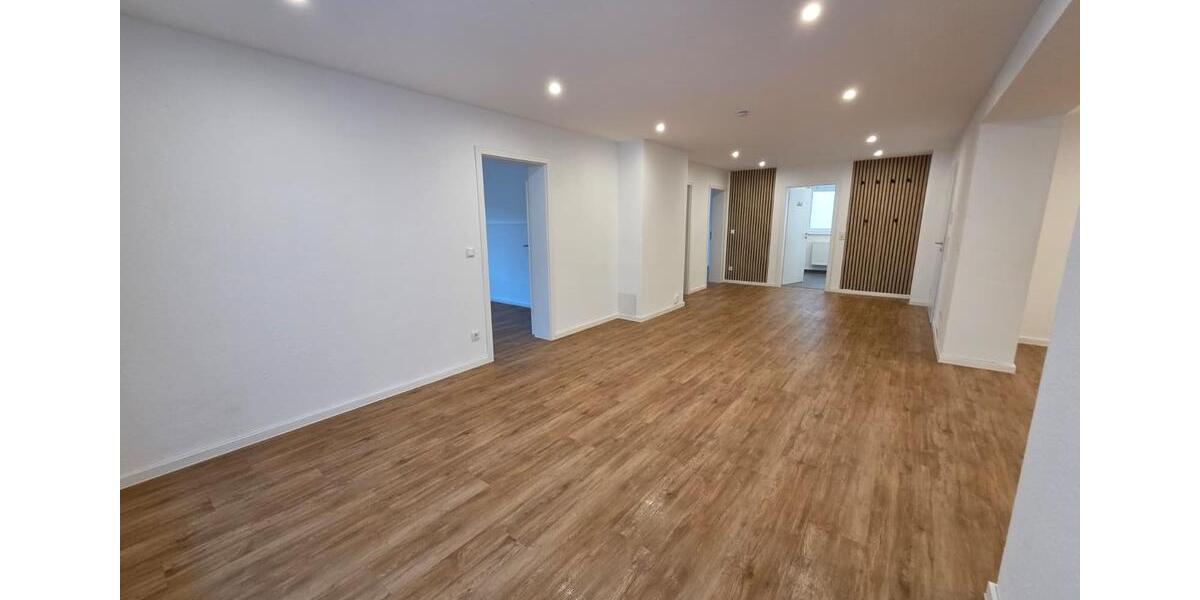 Maisonettenwohnung Leopoldshöhe - 5 Zimmer, 180 m&sup2;, 1.500&euro; | Angebot:25858711