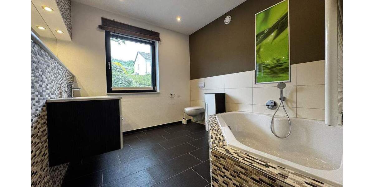 Einfamilienhaus Lemgo - 6 Zimmer, 242 m&sup2;, 999.999&euro; | Angebot:25741343