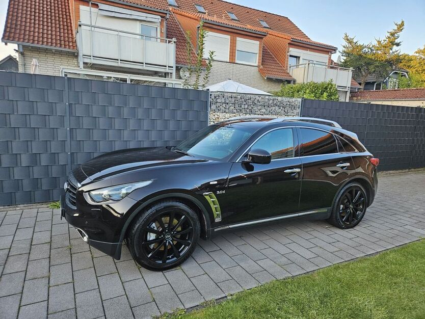 INFINITI QX70 147.000 km 16.500 € Augustdorf 32832